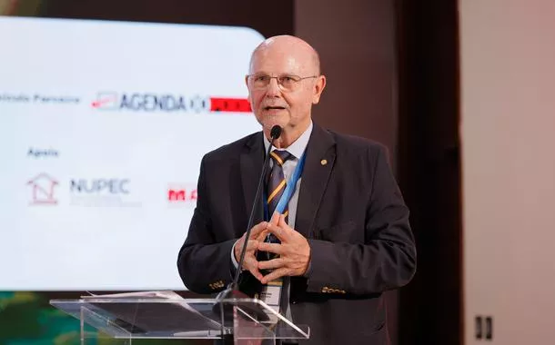 Bohn Gass: “Não há dicotomia entre preservar e explorar o petróleo”